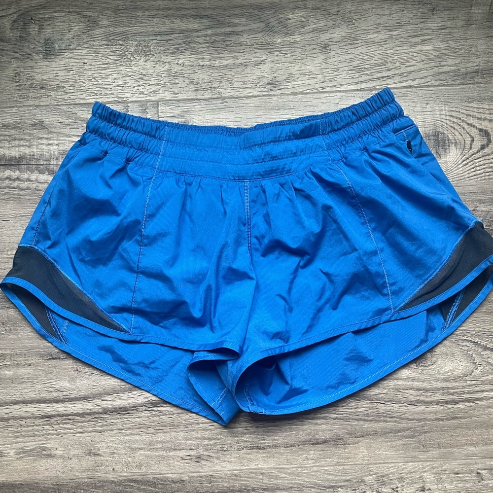 Lululemon hotty hot shorts size 8 2.5”